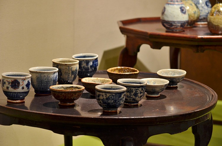 イムサエム　刻染付文小鉢 皿・鉢 イム サエム ｜ 暮らしのうつわ 花田 作家もの和食器