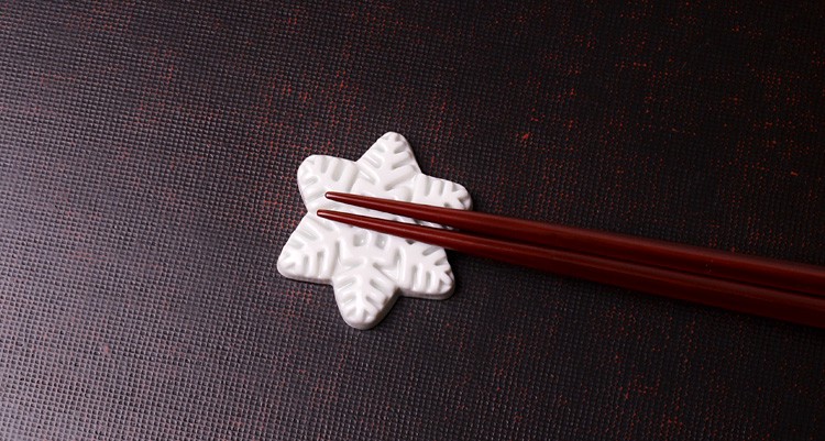 白磁箸置 雪