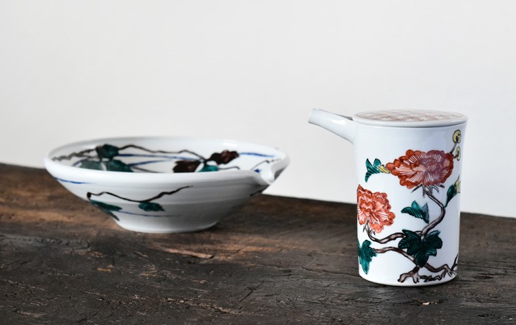 八角形 手描き陶磁器皿　西納 三枝（染付）・山本 恭代（色絵）　南京赤絵　貴重 八角形 手描き陶磁器皿 西納 三枝（染付）・山本 恭代（色絵） 南京