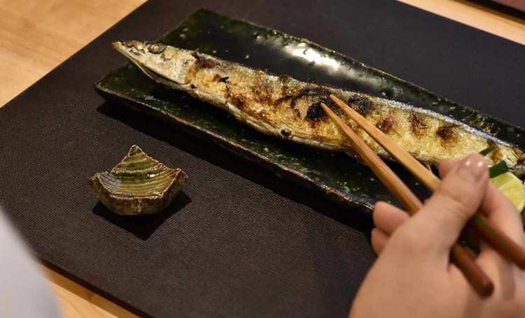 織部細長皿