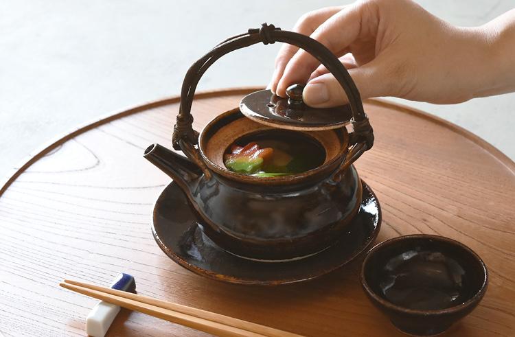 土瓶蒸し 飴釉