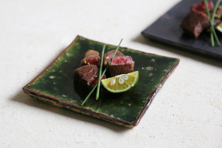 吉田学 織部角皿縁鉄 ｜ 暮らしのうつわ花田 和食器 通販