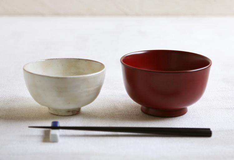 汁椀 Sakura 黒/赤 漆塗り・木製 12-01604/01605 漆器の井助