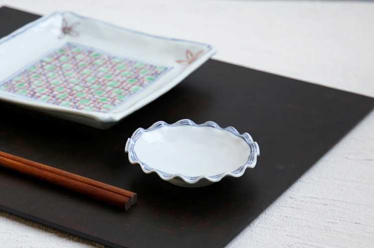 渕三本線輪花楕円皿（小）