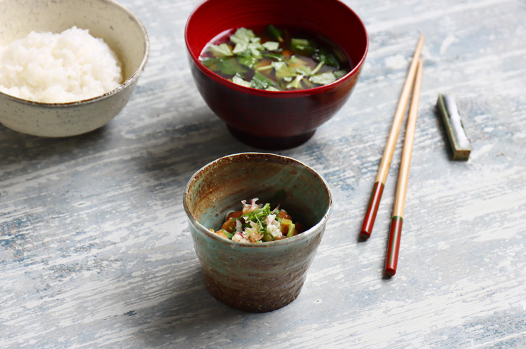 青刷毛目朝小鉢