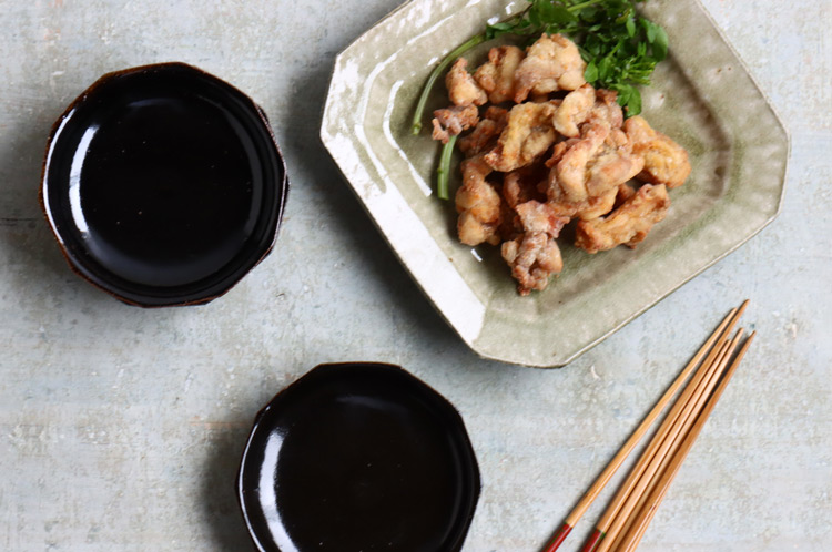 隅切四方リム皿8寸 灰釉