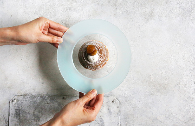 河上智美 ドルチェプレート（白藍） ｜ 暮らしのうつわ花田 和食器 通販