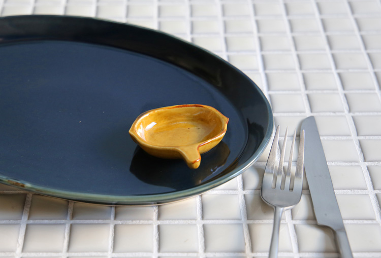 黄磁レシュフリット豆皿