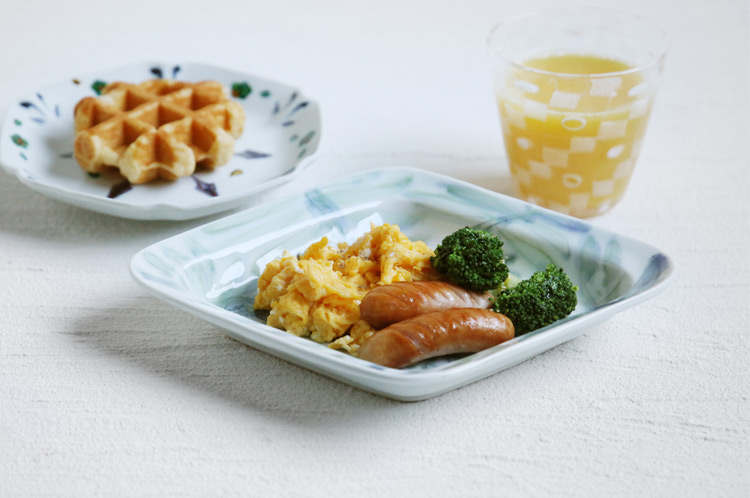 古川桜 15 シダ文菱形中皿 | 暮らしのうつわ花田 和食器 通販 古川桜 15 シダ文菱形中皿 | 暮らしのうつわ花田 和食器 通販