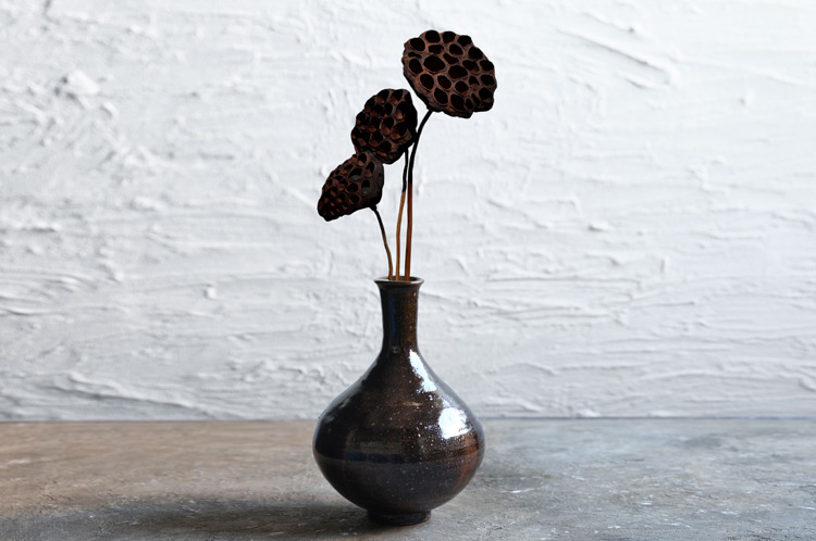 水垣千悦 50 鉄釉瓶 ｜ 暮らしのうつわ花田 和食器 通販