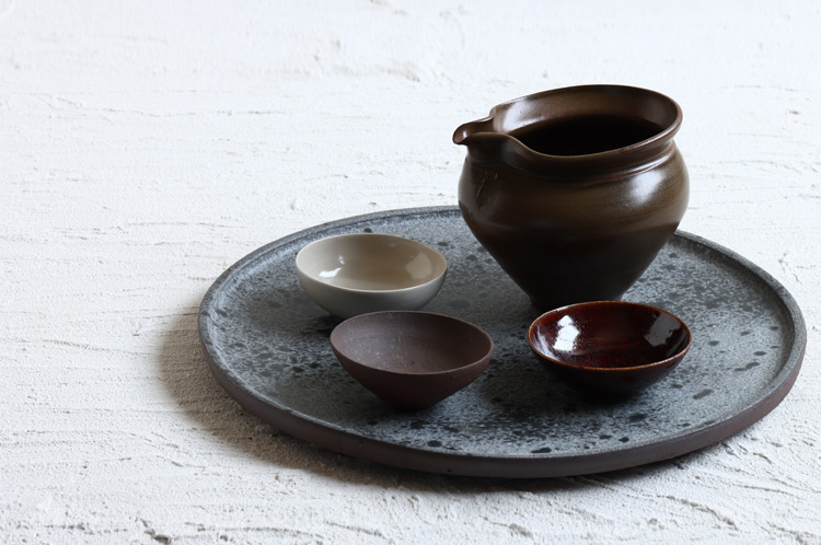 ぐい呑み（盃）作家物 宇野徹作 白磁花文 京焼 日展作家 - メルカリ