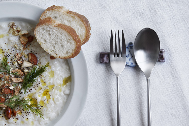 >カトラリーレスト時計（紫・希）箱付