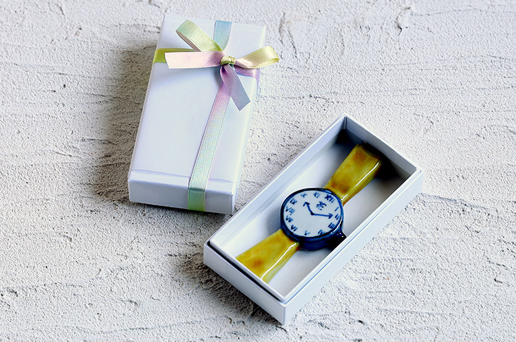 時計のカトラリーレスト