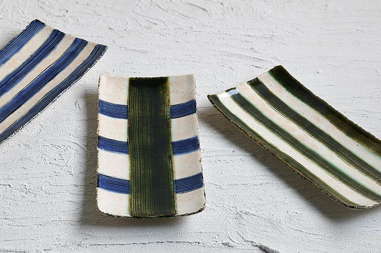 >15 織部釉塗り分け縞文長方大皿