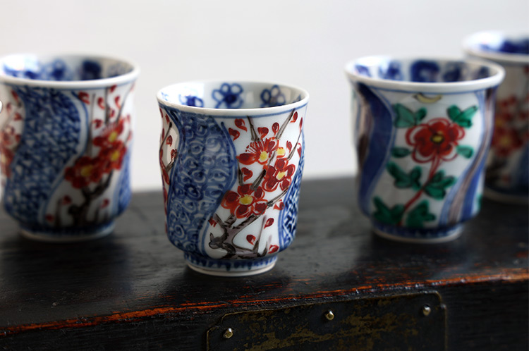 >色絵染附 梅図細筒酒呑B