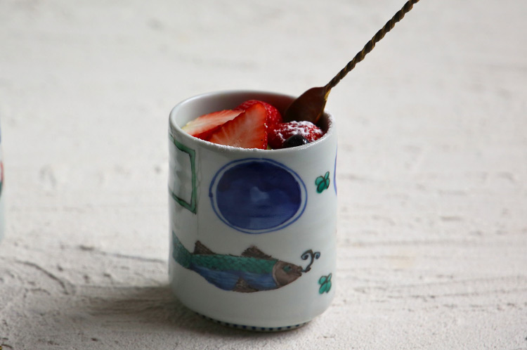 正木春蔵 色絵染附 鳥魚文楕円筒 ｜ 暮らしのうつわ花田 和食器 通販