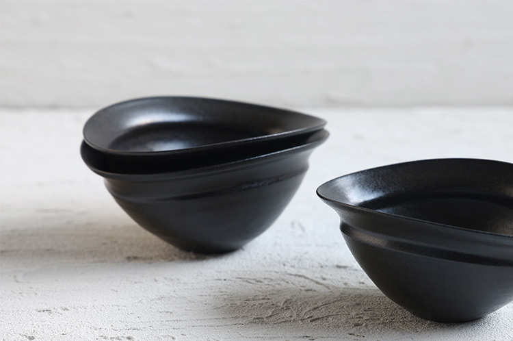 >黒釉馬盥鉢5寸