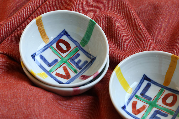 >8 色絵LOVE鉢