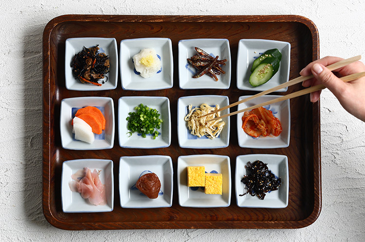 >角小皿 並び杵