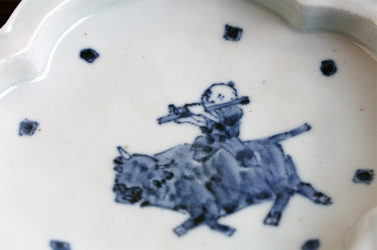 62 染付木瓜鉢唐子牛