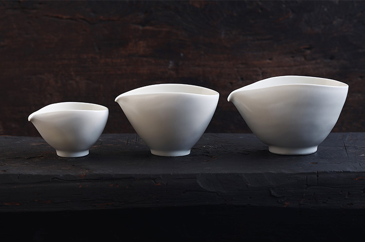 >38 黄白磁釉大片口