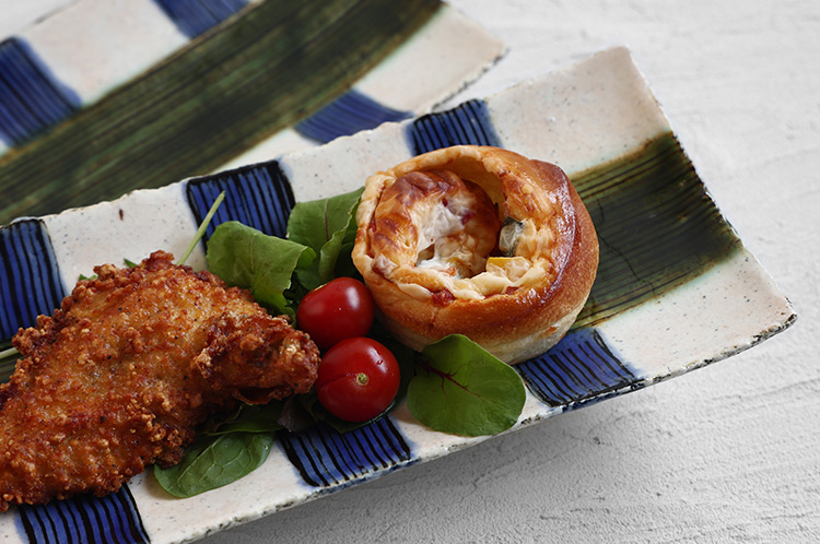 6 織部・ルリ釉塗り分け長方大皿