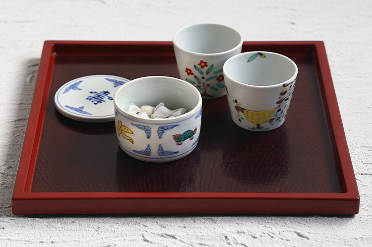 >41A そば猪口 色絵 孔雀