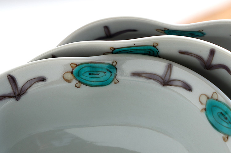 26 4寸笠鉢 色絵 カメのみち