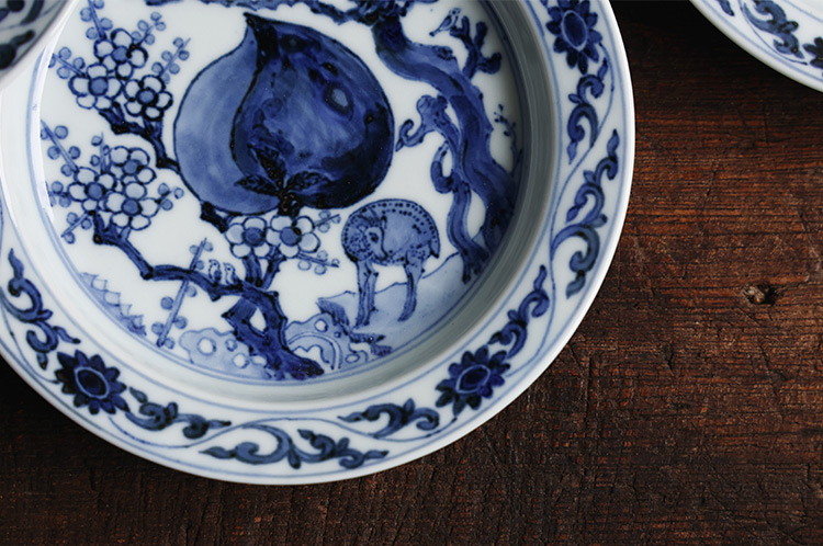 >染付桃図6寸皿