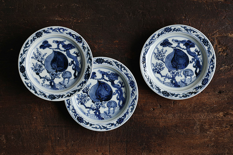 >染付桃図6寸皿