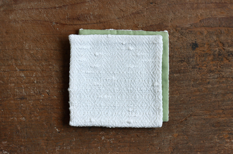 >コースター菱形文様 大（裡面 若葉）10cm角