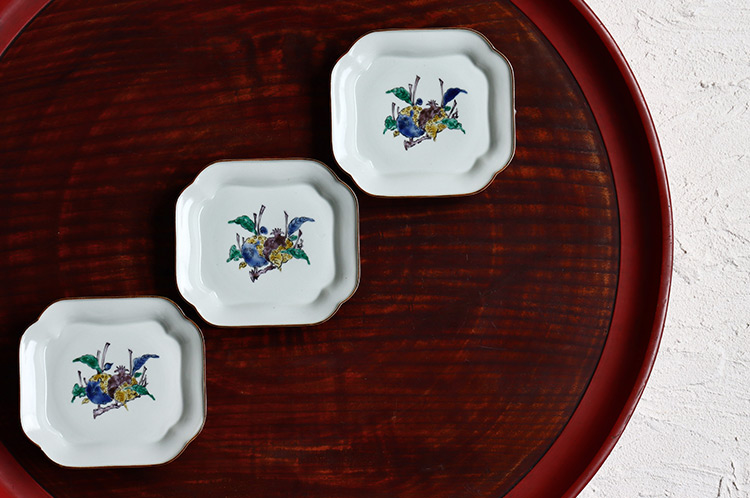 【未使用】渡邊心平 捻緑々紅柘榴文 7寸皿 磁器 染付 佐賀 未使用】渡邊心平 捻緑々紅柘榴文 7寸皿 磁器 染付 佐賀 - メルカリ