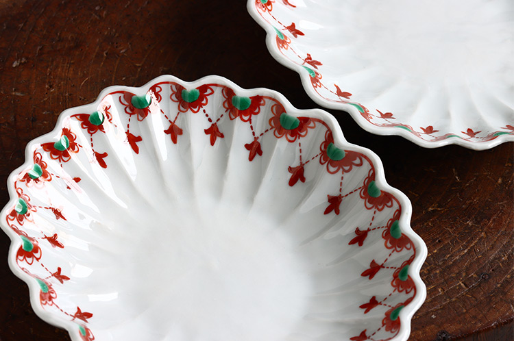 須谷窯 赤絵瓔珞文輪花皿 ｜ 暮らしのうつわ花田 和食器 通販