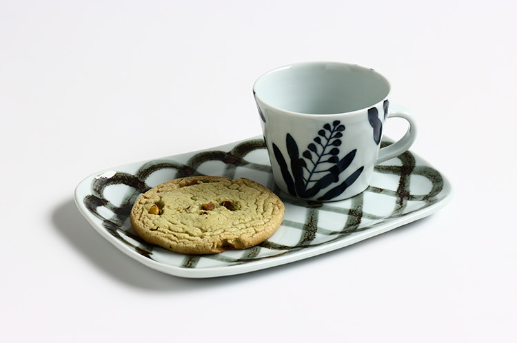 >鉄絵斜め太格子長角皿