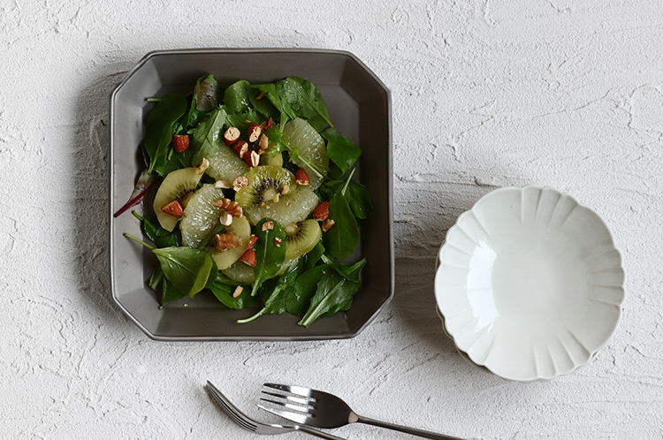 >白磁花形4.5寸皿