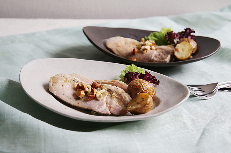 未使用】林拓児さん 黒釉 楕円皿 2枚 中サイズ 林拓児 黒