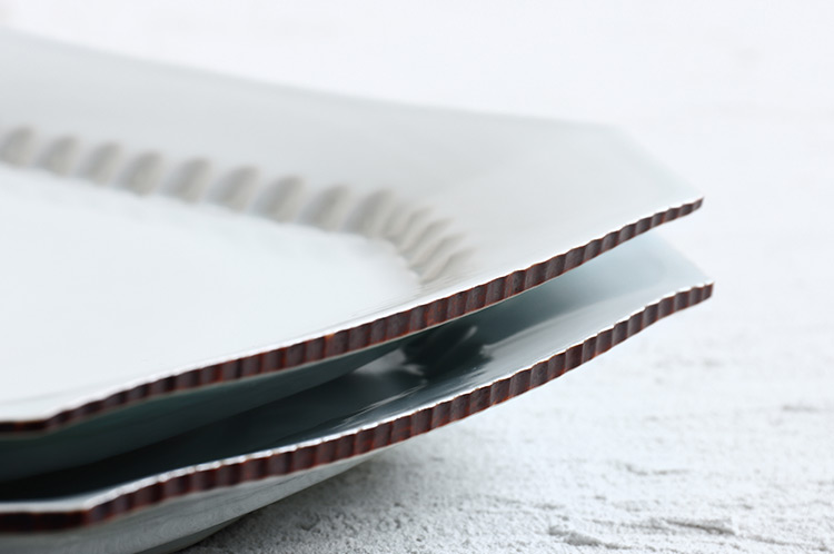 >白磁口紅隅切しのぎ大皿