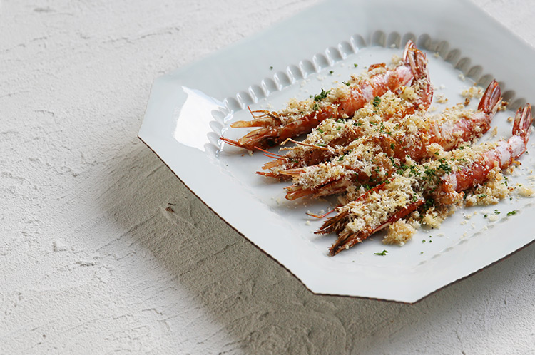 >白磁口紅隅切しのぎ大皿