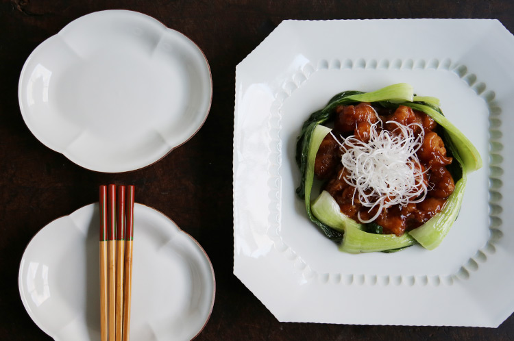 >白磁口紅隅切しのぎ大皿