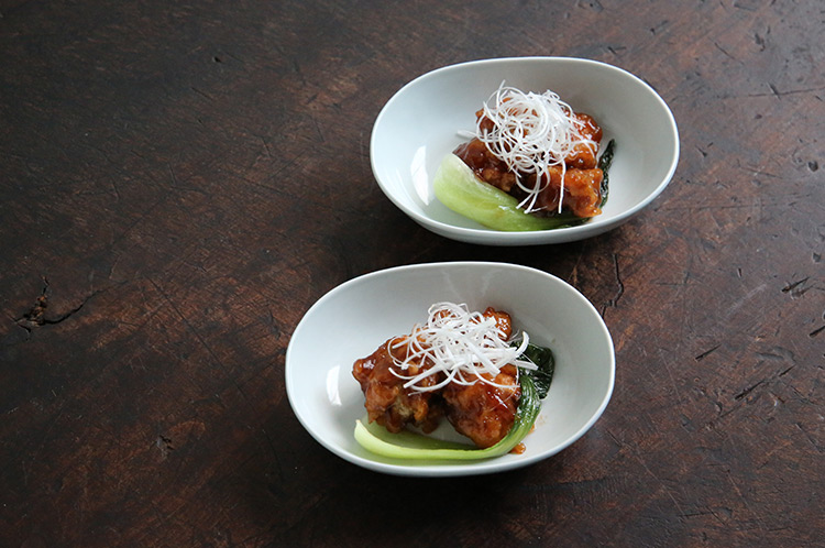 >白磁楕円小鉢（小判形）