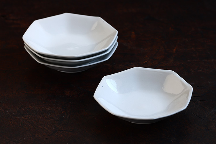 花田オリジナル 白磁八角皿【H】 ｜ 暮らしのうつわ花田 和食器 通販