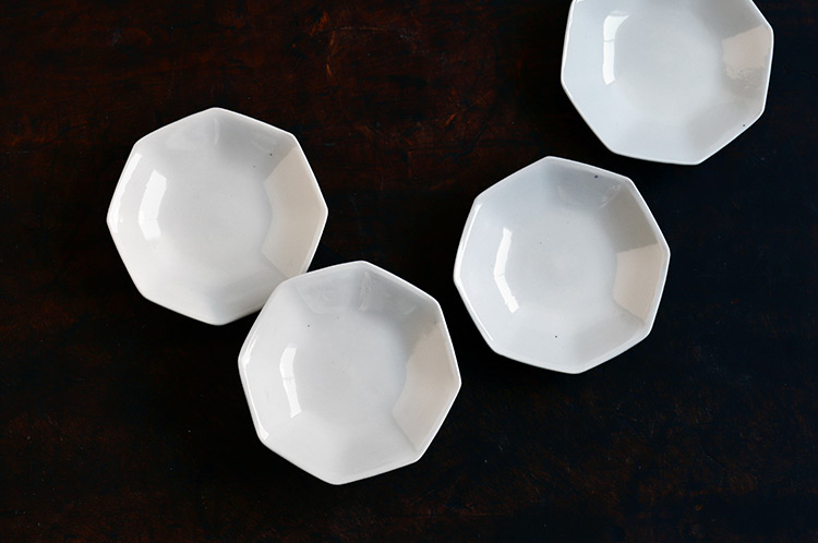 花田オリジナル 白磁八角皿【H】 ｜ 暮らしのうつわ花田 和食器 通販