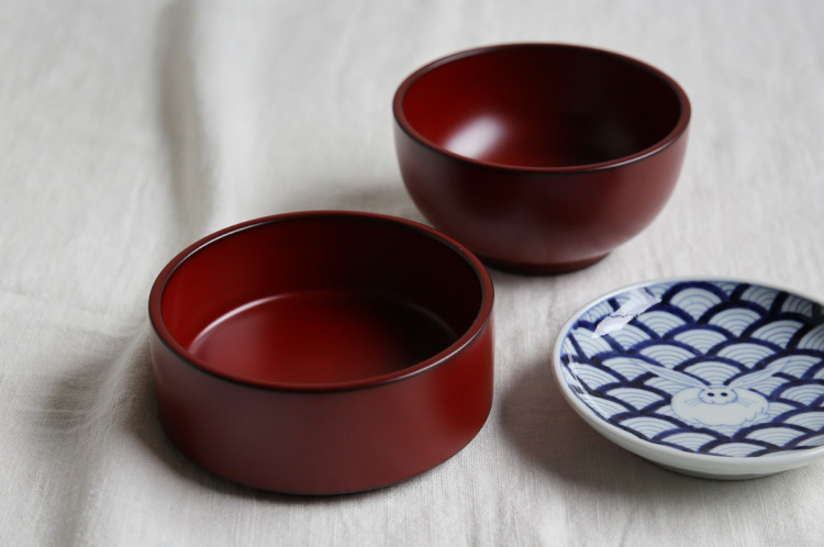 玉山保男（艸工房） 4寸丸重 本朱 トチ ｜ 暮らしのうつわ花田 和食器 通販
