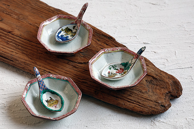 松浦コータロー 40A 色絵彫花竹虎文八角向付（緑） ｜ 暮らしのうつわ