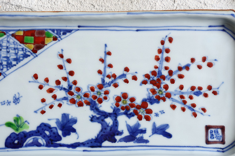 7　色絵祥瑞梅図長角大皿