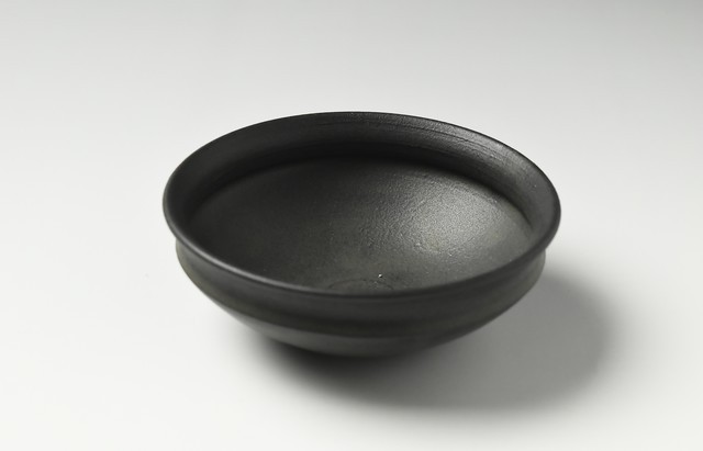 荒賀文成 黒釉五寸馬盥皿｜和食器 通販 暮らしのうつわ 花田